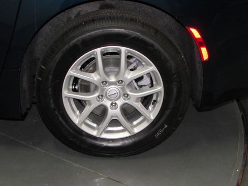 New 2025 Chrysler Pacifica Select image 10