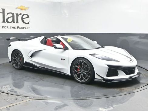 Used 2023 Chevrolet Corvette Stingray Convertible w/ Chrome Exterior Badge Package RWD image 6