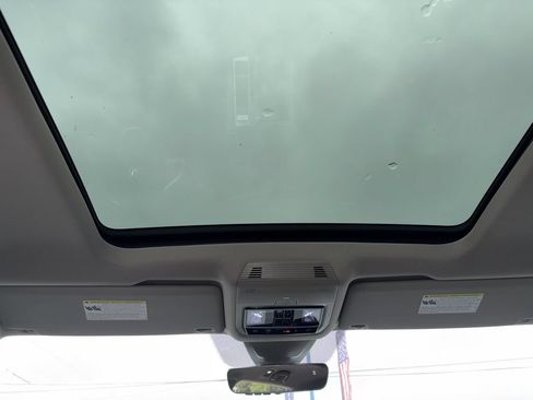Certified 2026 Volkswagen Atlas SE FWD image 15