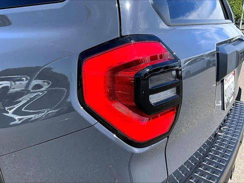 Used 2025 Toyota 4Runner SR5 AWD/4WD image 28