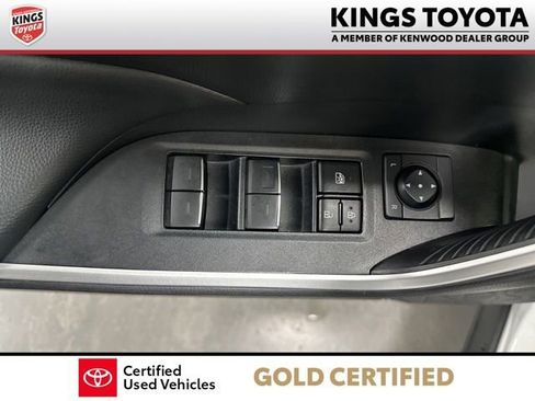 Used 2023 Toyota RAV4 AWD Hybrid image 13