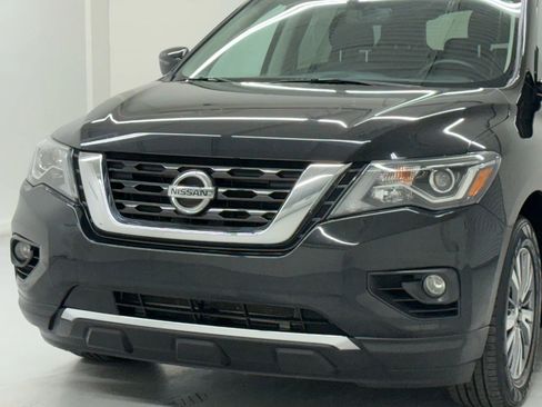 Used 2020 Nissan Pathfinder SV image 9