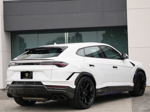 Used 2024 Lamborghini Urus Performante AWD/4WD image 3