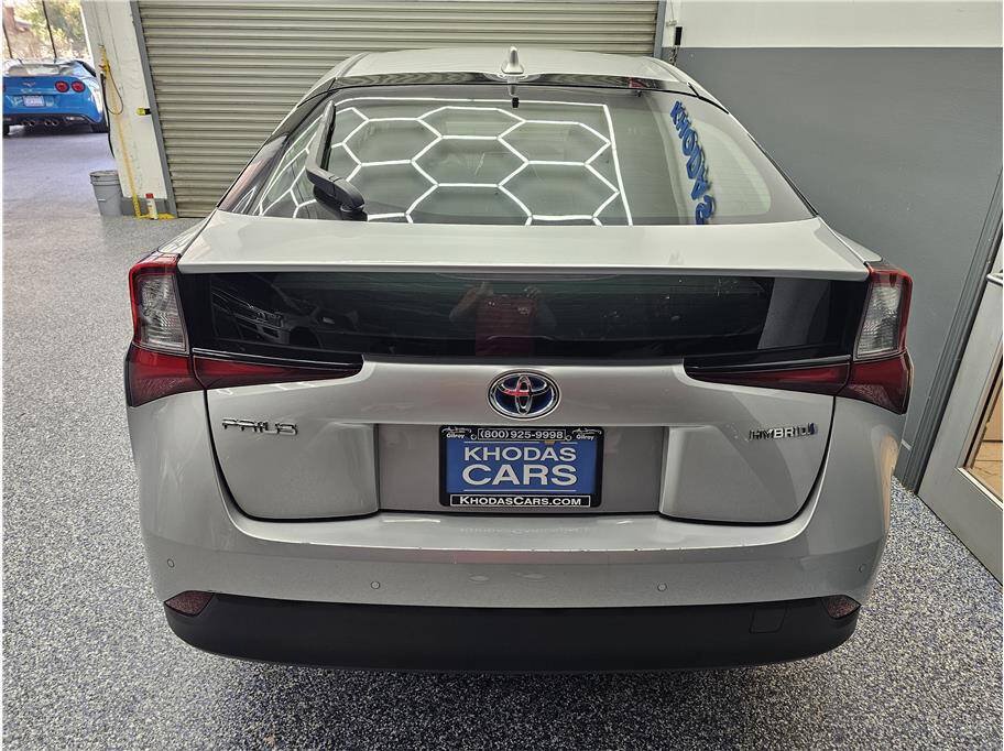 Used 2022 Toyota Prius LE FWD image 4