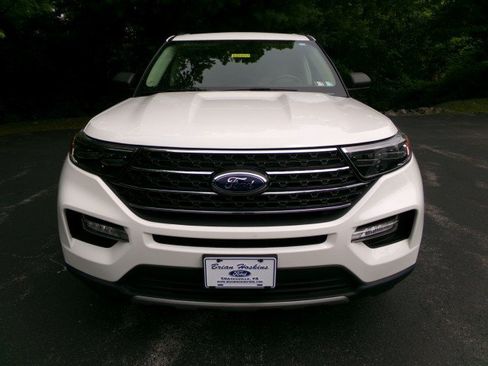 Used 2023 Ford Explorer XLT w/ Equipment Group 202A AWD/4WD image 3