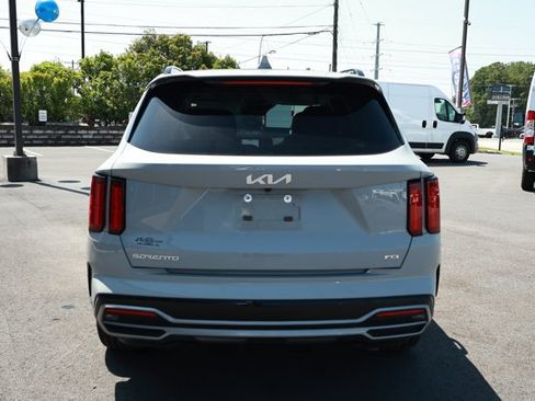 Used 2023 Kia Sorento SX AWD/4WD image 6