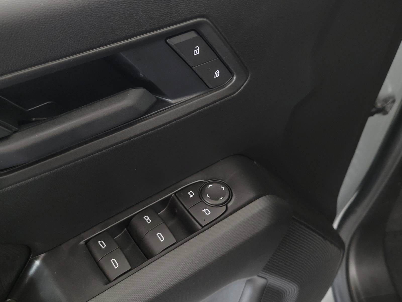 New 2026 Chevrolet Colorado Trail Boss w/ Midnight Edition AWD/4WD image 13
