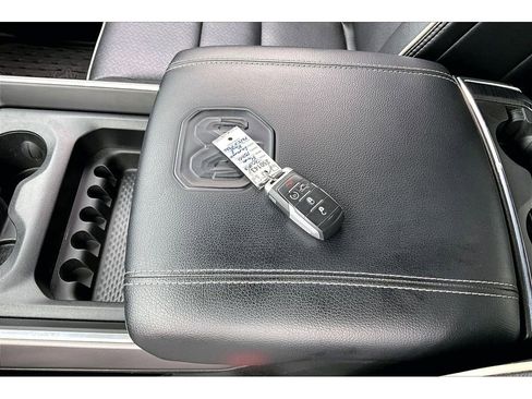 Used 2023 RAM 1500 Laramie AWD/4WD image 11