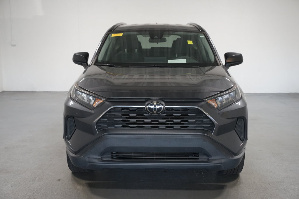 Used 2021 Toyota RAV4 LE FWD image 2
