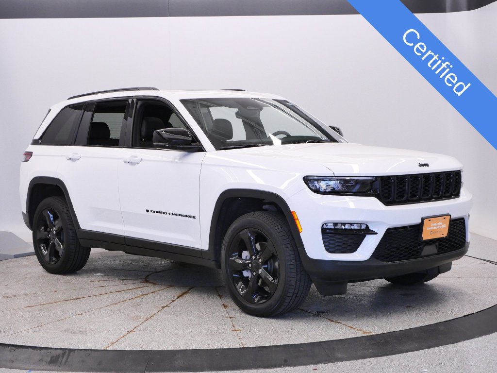 Certified 2024 Jeep Grand Cherokee Limited w/ Black Appearance Package AWD/4WD image 9