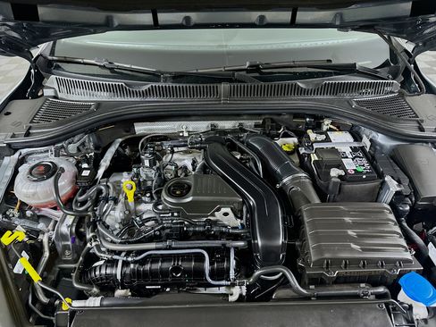 Used 2024 Volkswagen Jetta SE image 31