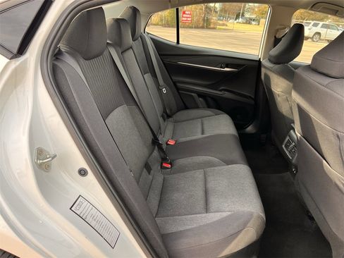 Used 2025 Toyota Camry LE image 28