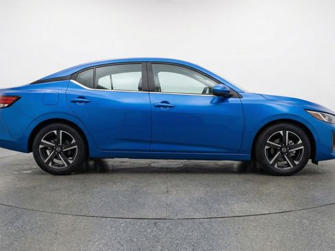 Used 2025 Nissan Sentra SV FWD image 11