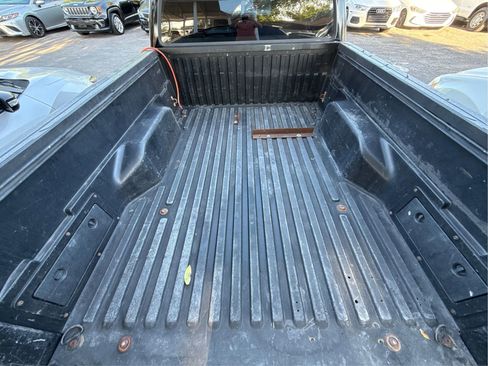 Used 2017 Toyota Tacoma SR RWD image 22