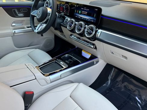 New 2025 Mercedes-Benz GLB 250 4MATIC image 15