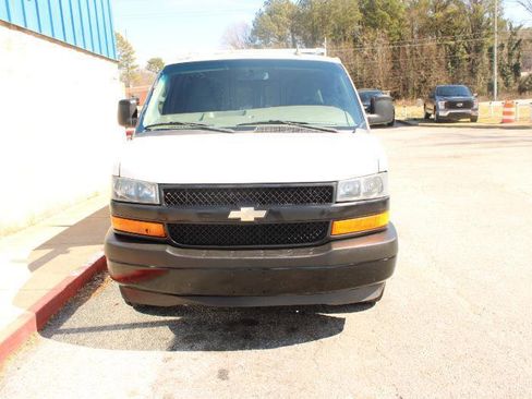 Used 2019 Chevrolet Express 3500 Extended w/ Driver Convenience Package image 2