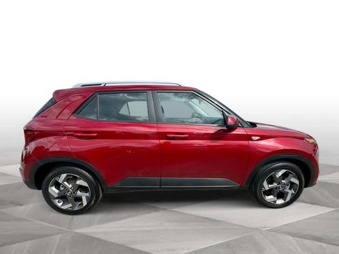 Used 2025 Hyundai Venue SEL FWD image 9