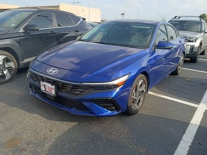 Used 2025 Hyundai Elantra Limited