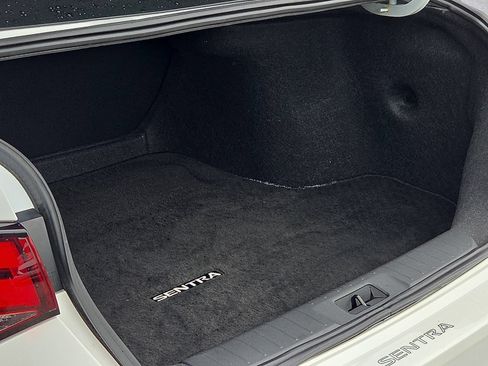 Used 2024 Nissan Sentra SR FWD image 8