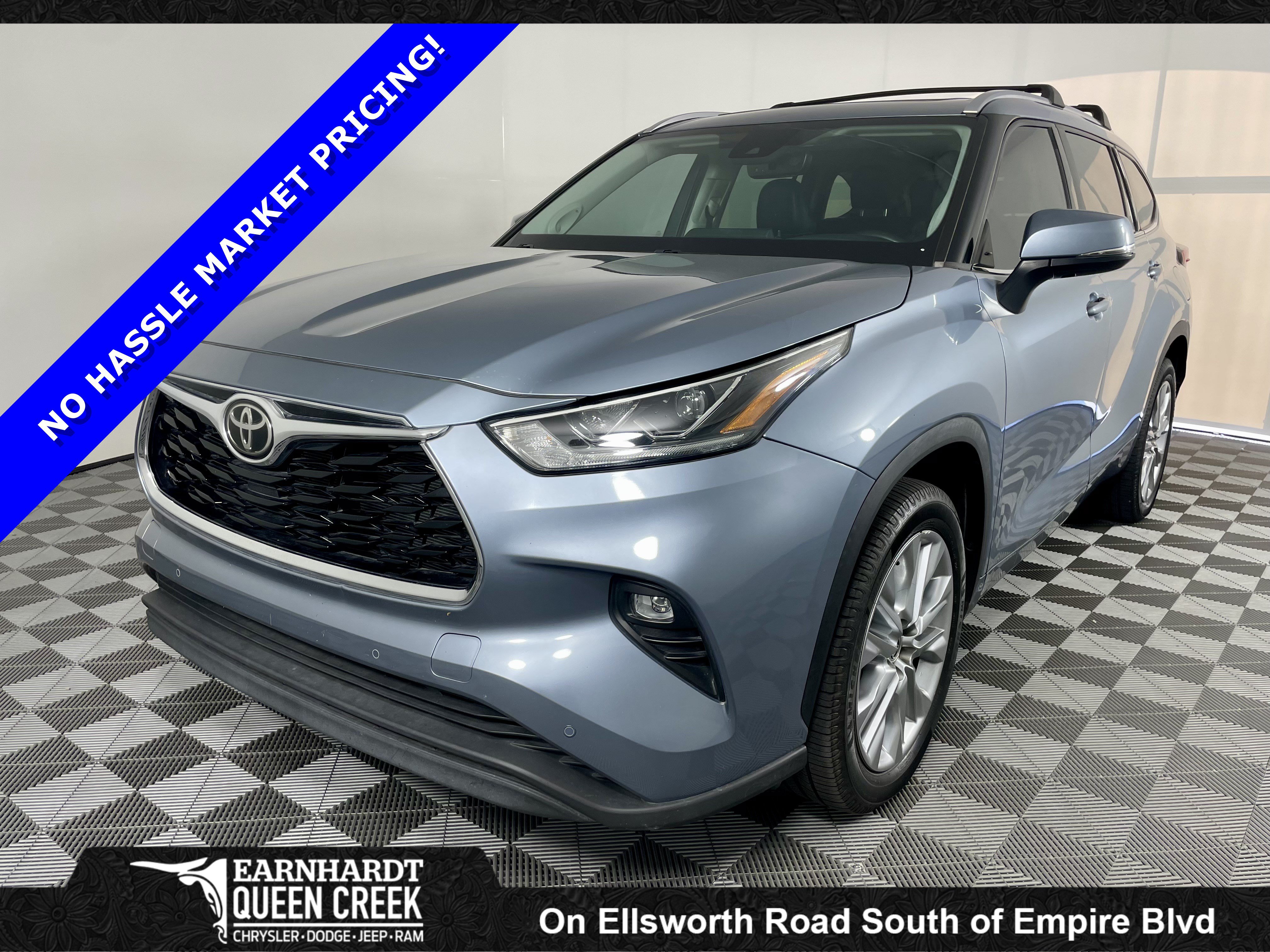 Used 2022 Toyota Highlander Limited FWD image 1