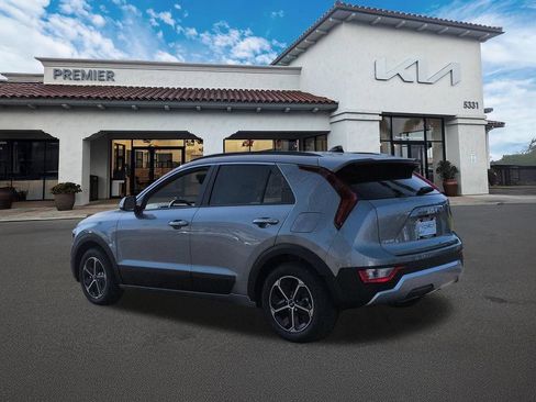 New 2026 Kia Niro EX FWD image 6