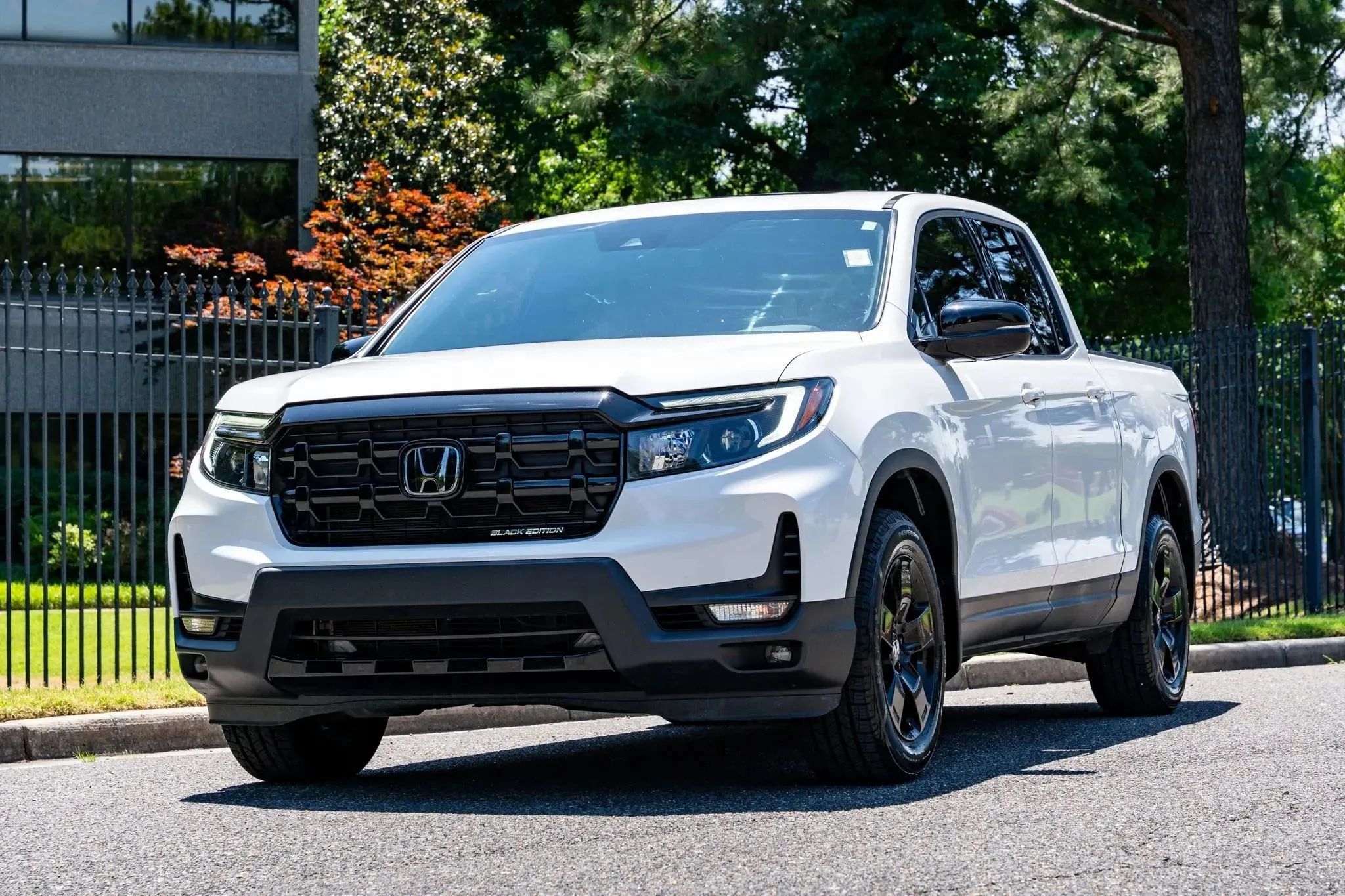 Used 2024 Honda Ridgeline Black Edition image 2