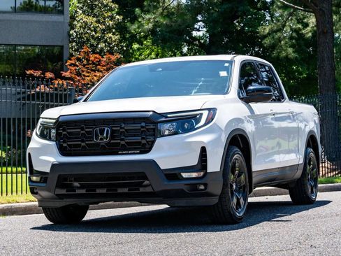 Used 2024 Honda Ridgeline Black Edition image 2