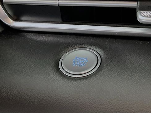 Used 2022 Hyundai Elantra SEL image 23