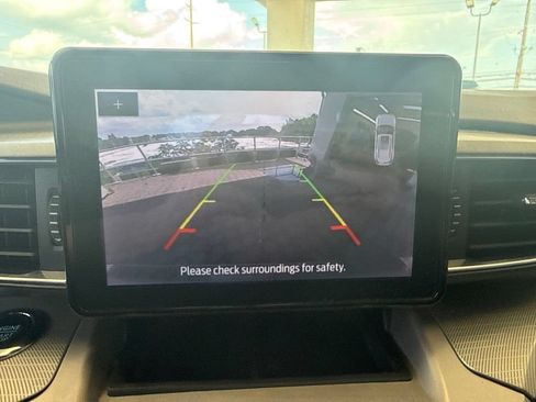 Used 2023 Ford Explorer XLT w/ Equipment Group 202A AWD/4WD image 21