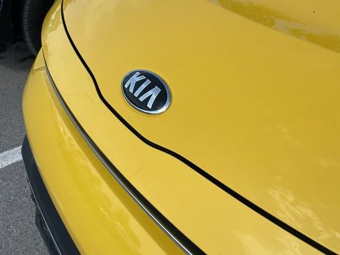 Used 2020 Kia Soul S FWD image 2