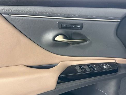 Used 2025 Lexus ES 350 w/ Premium Package image 14