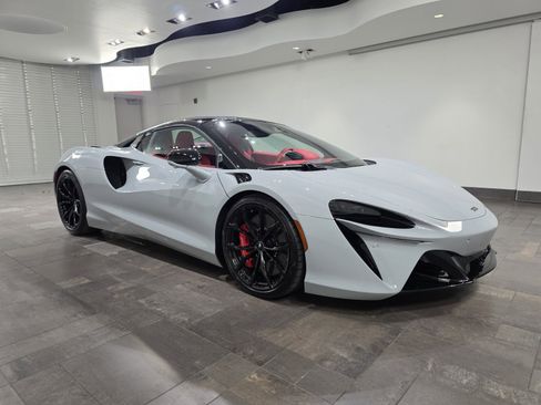 New 2026 McLaren Artura Spider image 25
