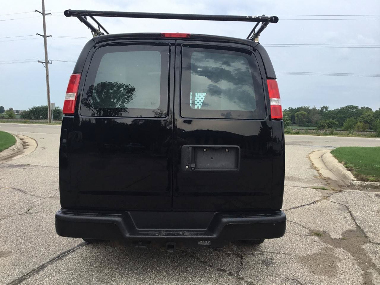 Used 2020 Chevrolet Express 2500 w/ Communications Package RWD image 7