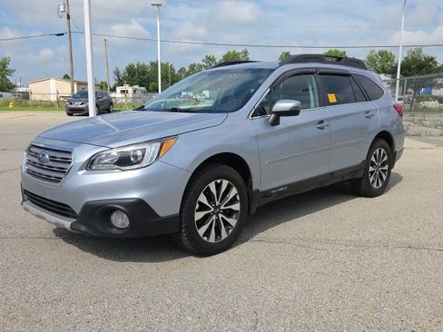 Used 2017 Subaru Outback 2.5i Limited AWD/4WD image 3