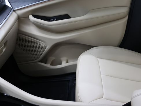 Used 2023 Jeep Grand Cherokee Limited image 14