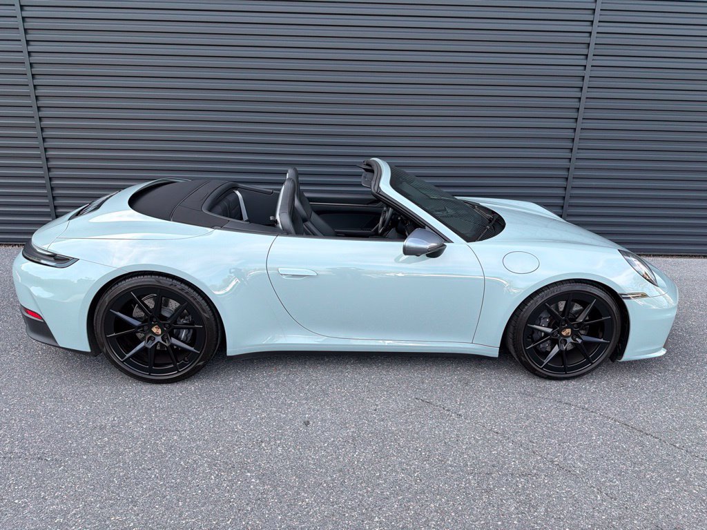 Certified 2025 Porsche 911 Carrera T RWD image 28