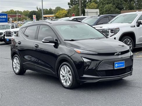 Used 2022 Chevrolet Bolt EUV LT image 1