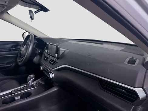 Used 2024 Nissan Altima 2.5 S image 30