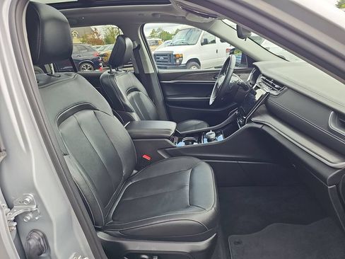 Used 2022 Jeep Grand Cherokee Limited AWD/4WD image 11