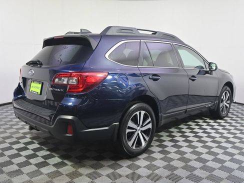 Used 2018 Subaru Outback 2.5i Limited w/ Popular Package #2 AWD/4WD image 7