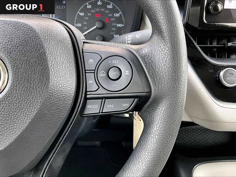 Used 2024 Toyota Corolla LE image 25