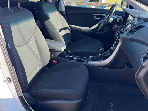 Used 2015 Hyundai Elantra SE w/ Option Group 03 image 11