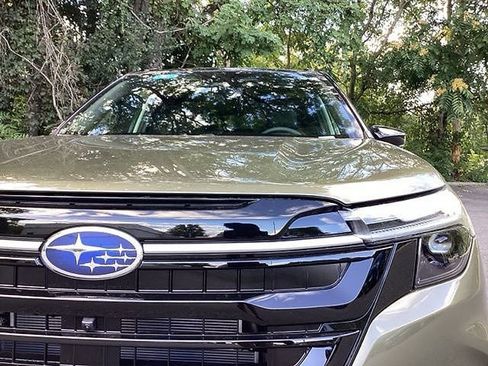 Used 2025 Subaru Forester Touring w/ Touring Package image 7