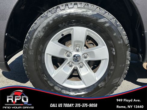 Used 2018 RAM 1500 Express AWD/4WD image 10