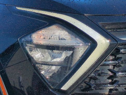 Used 2023 Kia Sportage X-Line w/ X-Line Premium Package image 10