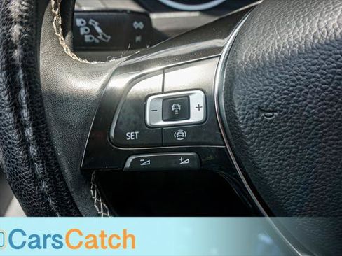 Used 2021 Volkswagen Tiguan SE FWD image 34