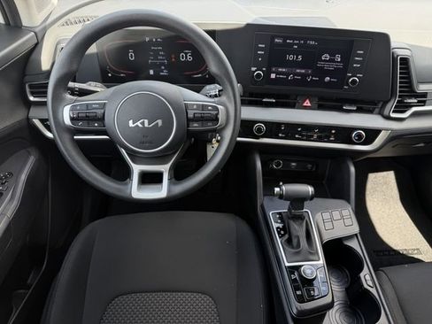 Used 2023 Kia Sportage LX FWD image 11