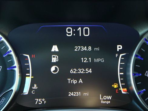 Used 2023 Chrysler Pacifica Limited w/ Uconnect Theater Family Group AWD/4WD image 28