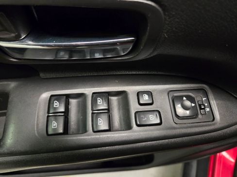 Used 2019 Mitsubishi Outlander SE image 16