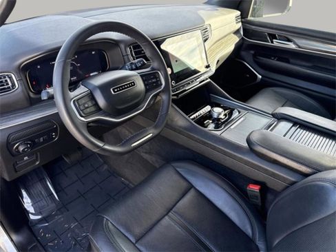 Used 2024 Jeep Wagoneer L Series II w/ Flexible Seating Group image 11